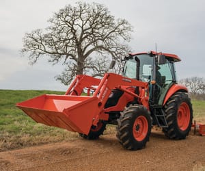 Kubota M6060HDC Tractor/Loader