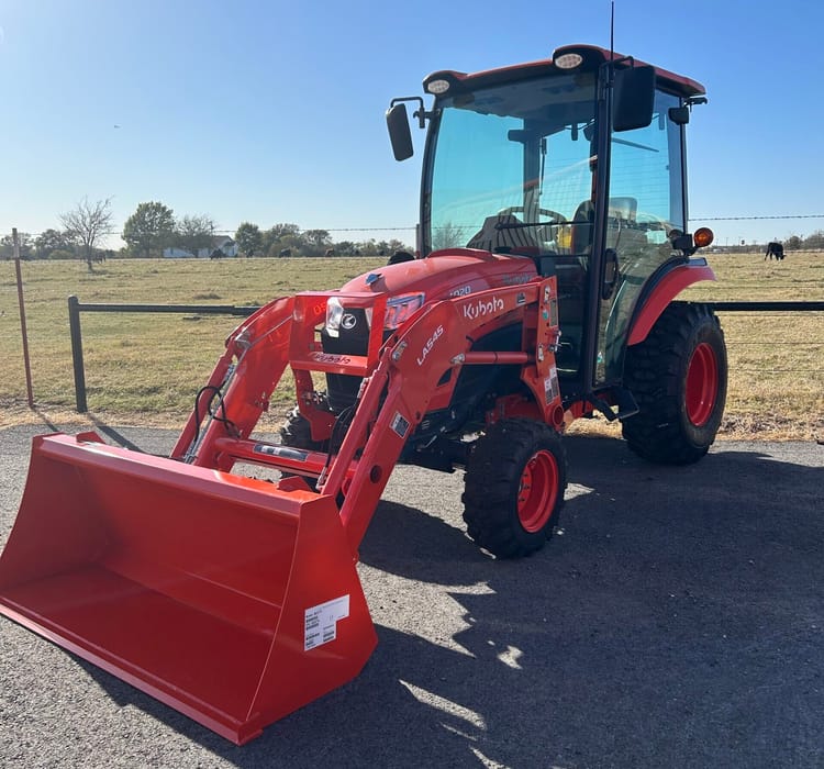 Kubota LX4020HSDC Cab Tractor/Loader